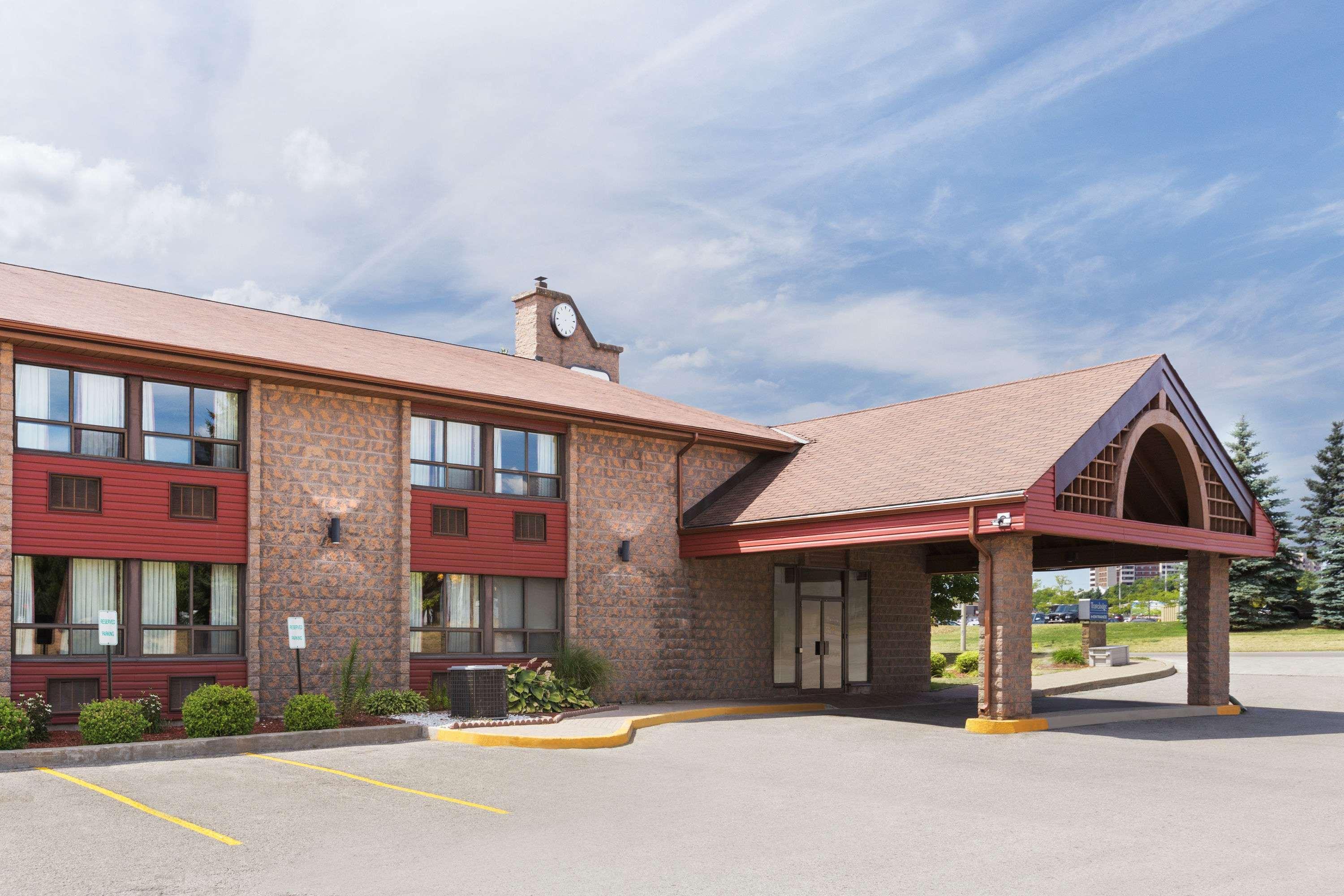Travelodge By Wyndham Barrie Exterior photo