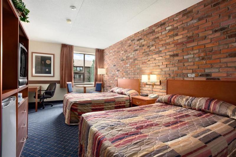 Travelodge By Wyndham Barrie Exterior photo